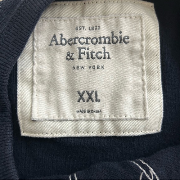 Abercrombie and Fitch Women’s Embroidered Crop Top. Size XXL - Picture 4 of 8